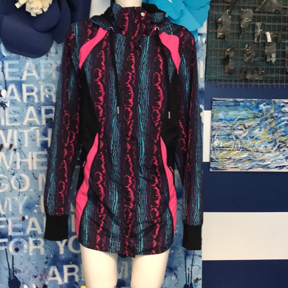 Sophie theallet for Livi Active Running Jacket - Picture 7 of 8